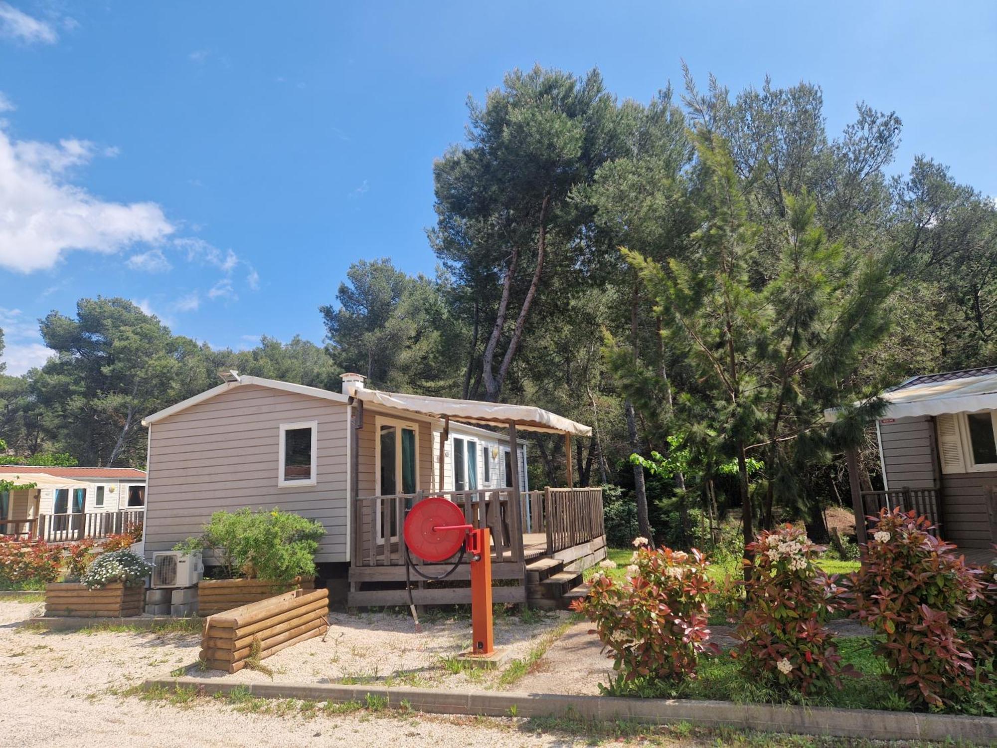 Camping Aux Portes De Cassis Roquefort-la-Bédoule Exterior photo
