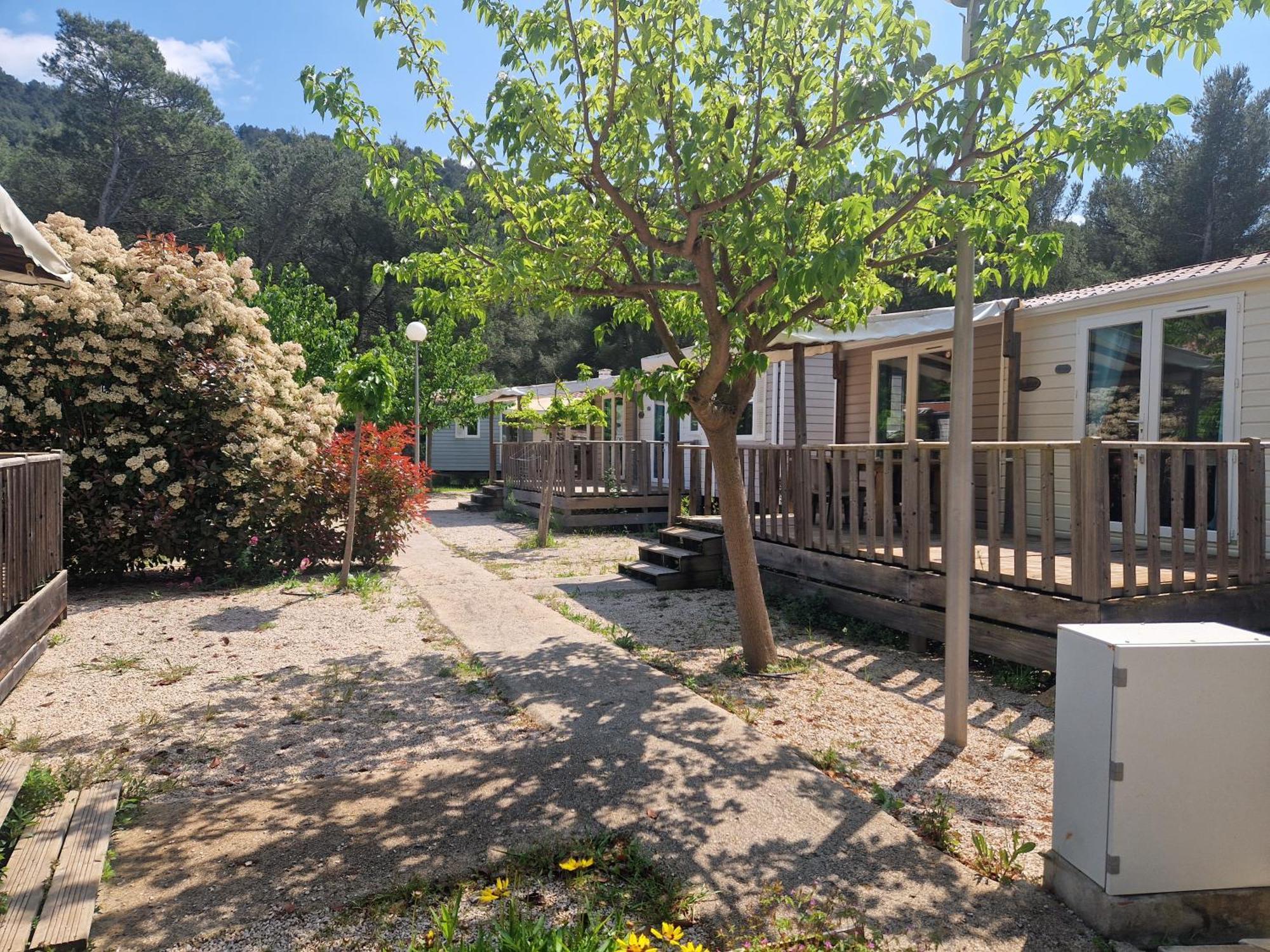 Camping Aux Portes De Cassis Roquefort-la-Bédoule Exterior photo