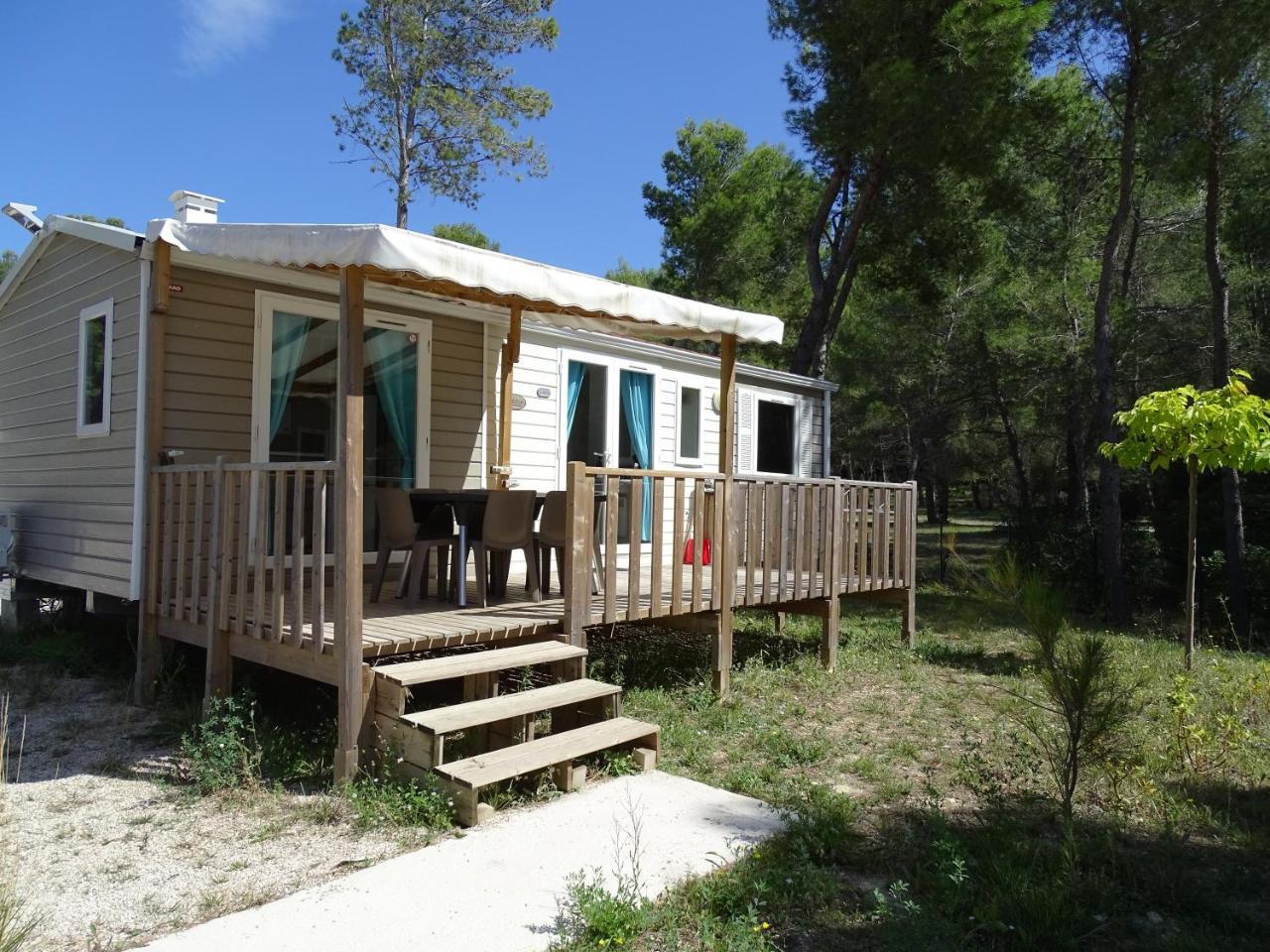 Camping Aux Portes De Cassis Roquefort-la-Bédoule Exterior photo